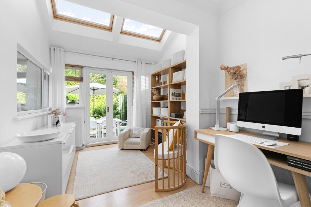 House in Wokingham - View 3