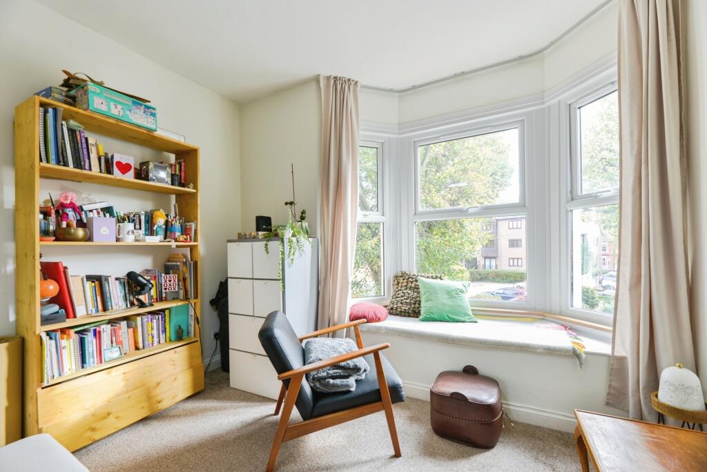 23 Granville Road, St. Albans, AL1 - View 2