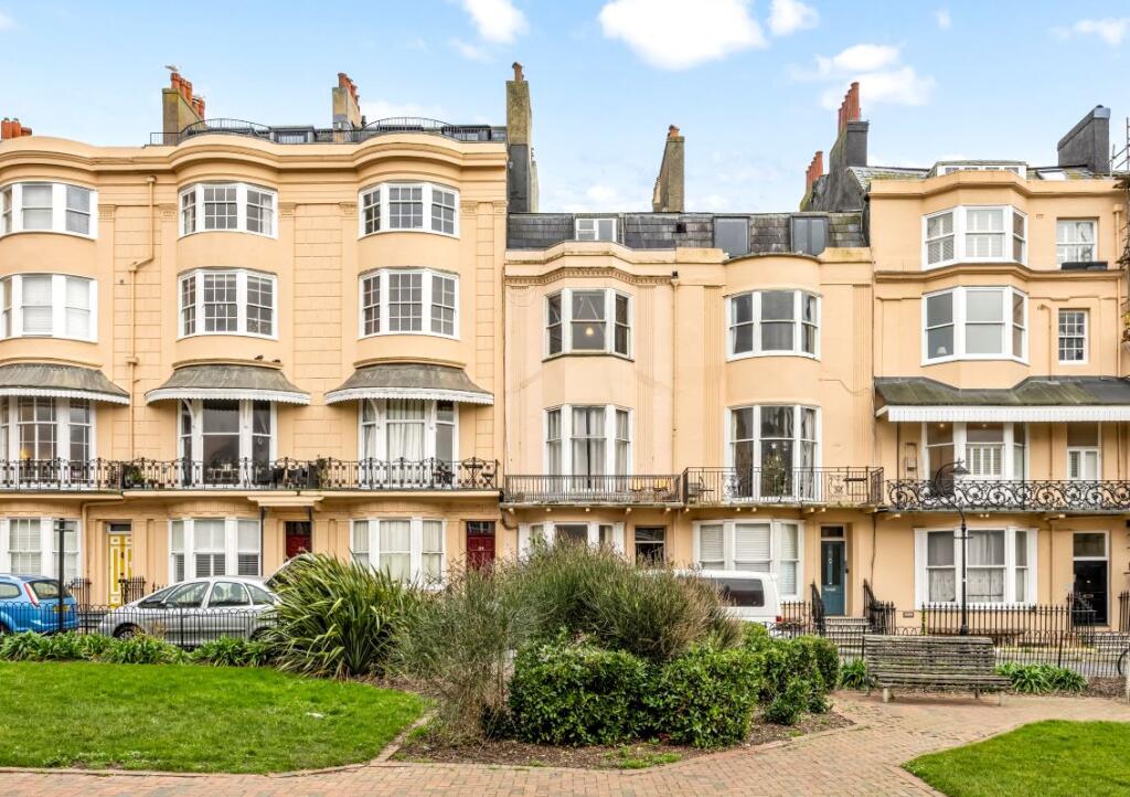 Main image of property: Basement Flat, 32 Bedford Square, Brighton, East Sussex, BN1 2PL
