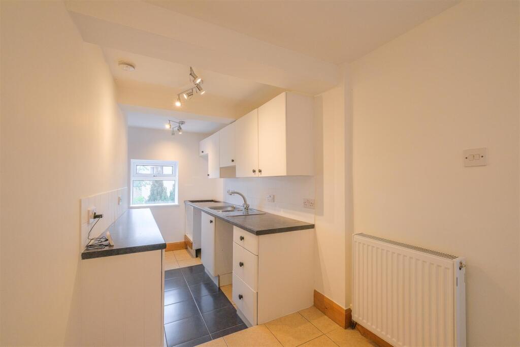 House in Halifax - View 5