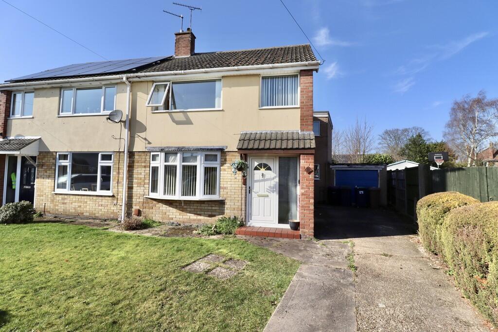 4-bed semi-detached on Elm Close, North Hykeham, Lincoln, £220,000