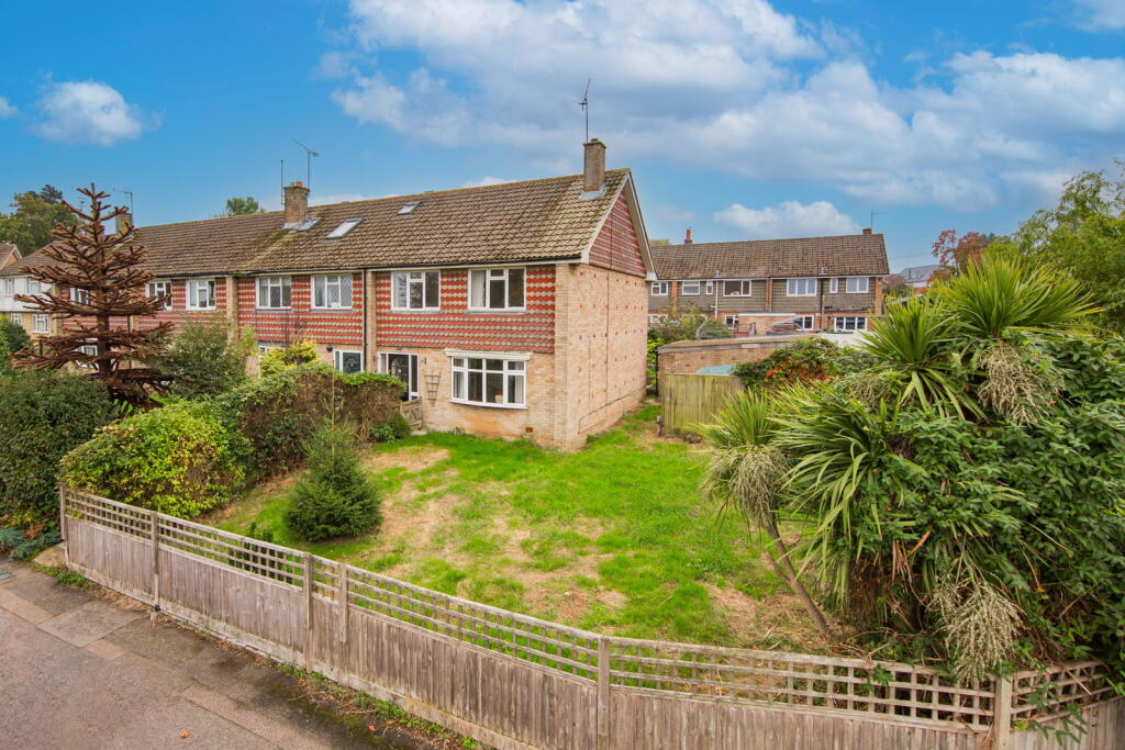 3-bed semi-detached on Beagles Wood Road, Pembury, £375,000