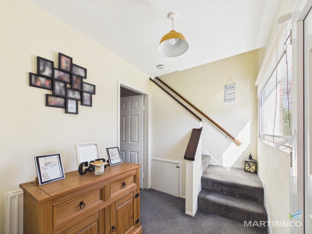 Larchwood Drive , Bebington, Wirral photo 3