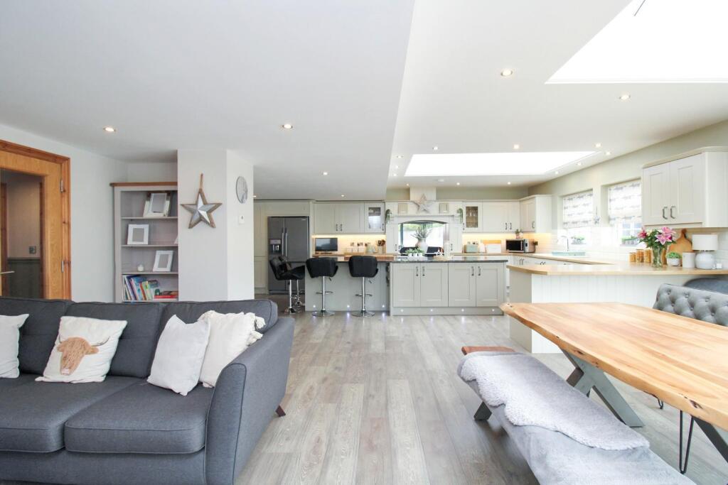House in Burneston, North Yorkshire - More