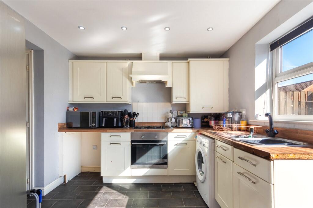 2-bed terraced on Whimbrel Chase, Scunthorpe, North Lincolnshire, DN16, £120,000