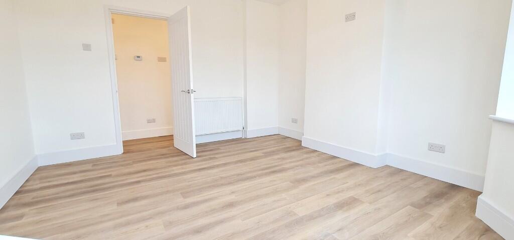 Guide Price £400,000 - £420,000, Rayleigh, Essex photo 3