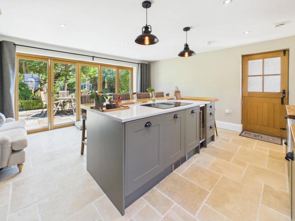 House in Lincoln - View 4