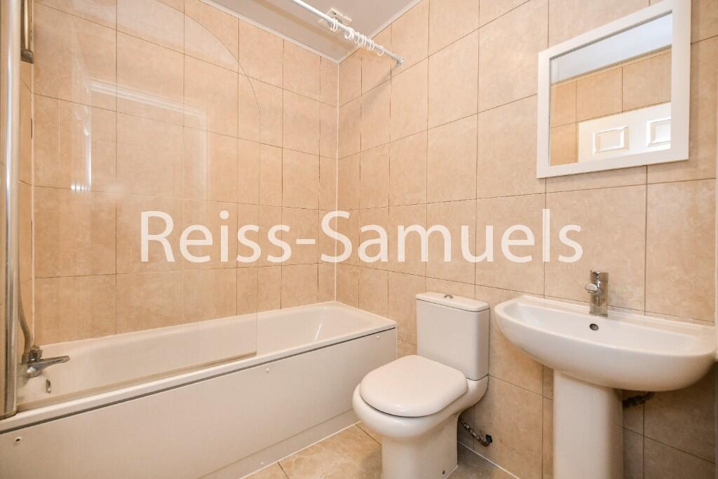 6 bedroom semi-detached house for rent