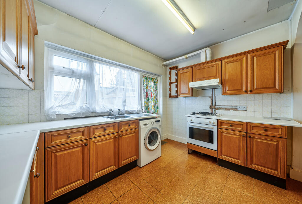 House in London, Mitcham - View 4