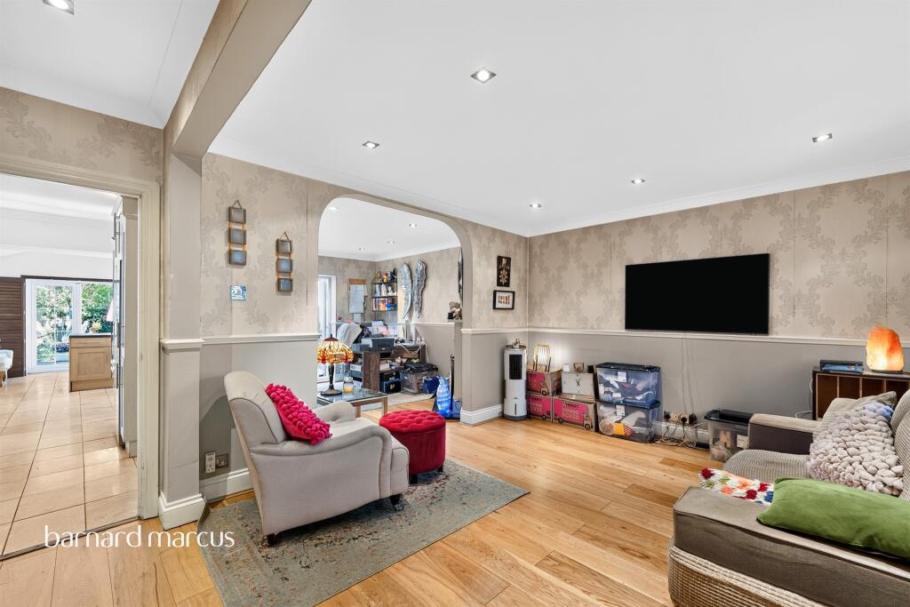 House in Twickenham - View 4