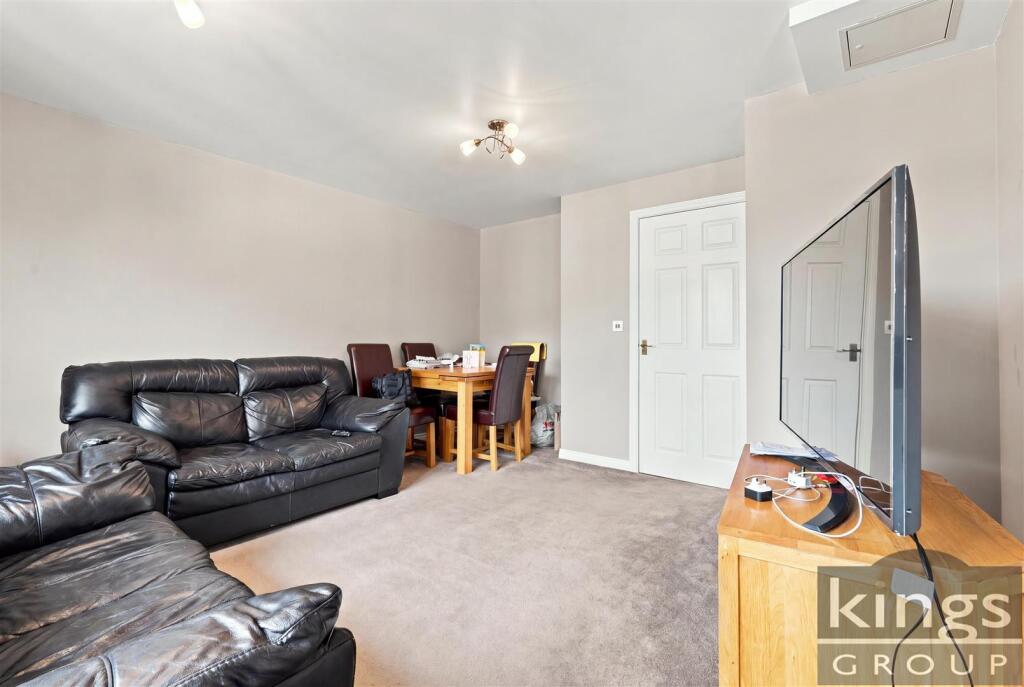 Apartment in Enfield - View 4