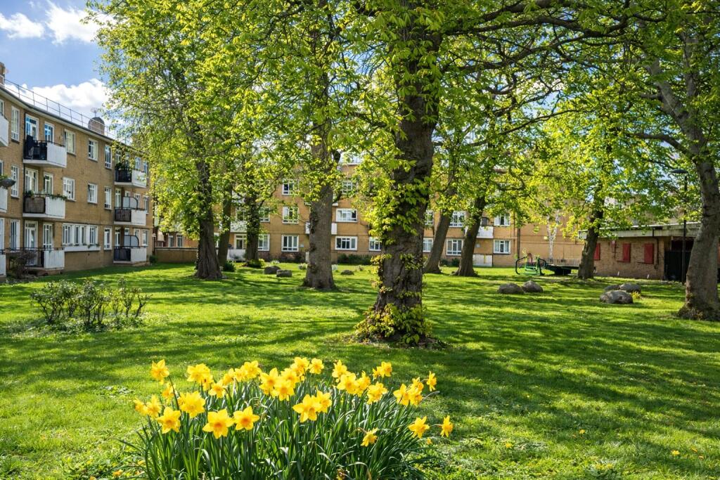 Main image of property: Weir House, Weir Road, Lambeth
