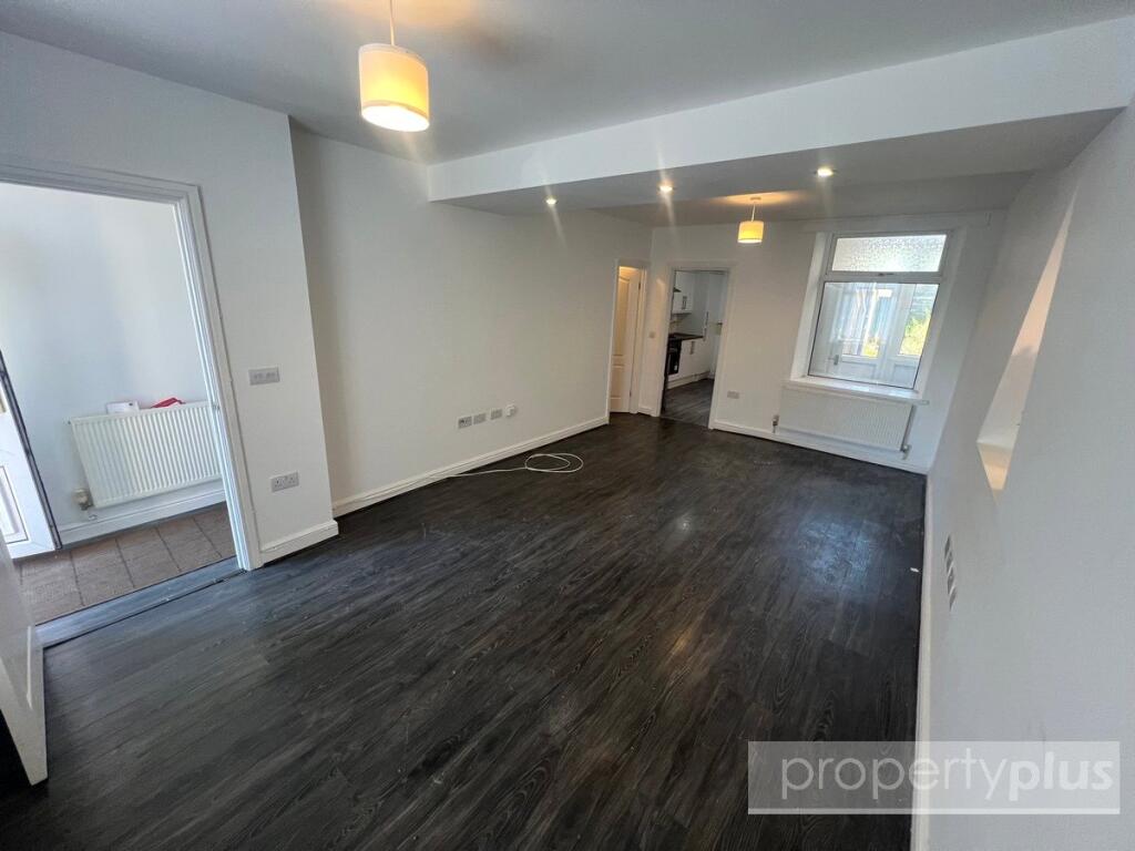 House in Cardiff, Cwm Clydach - View 4