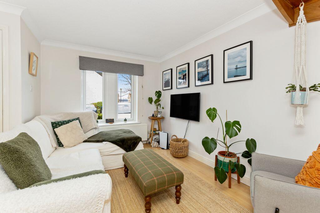 57 Harbour Place, Dalgety Bay, KY11 9GD photo 2