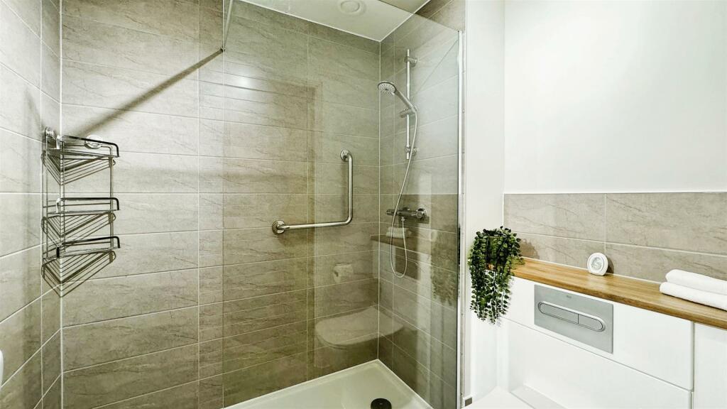 Apartment in Epping Forest, Waltham Abbey - View 6