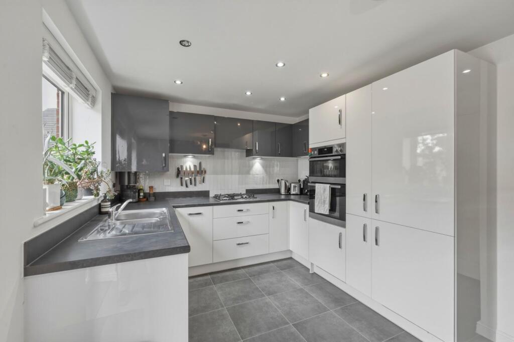 House in Rushcliffe, Edwalton Chase, Sharphill - More