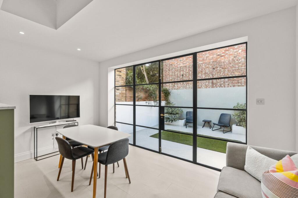House in London, Hammersmith - View 4