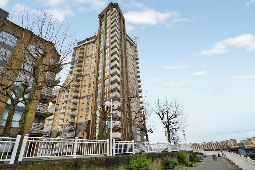 Main image of property: Cascades Tower, Canary Wharf E14