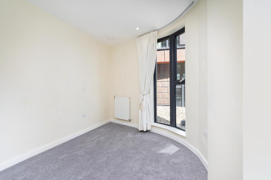 Apartment in Dartford - View 5