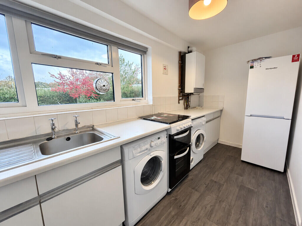 Apartment in Stevenage, Hertfordshire - View 4