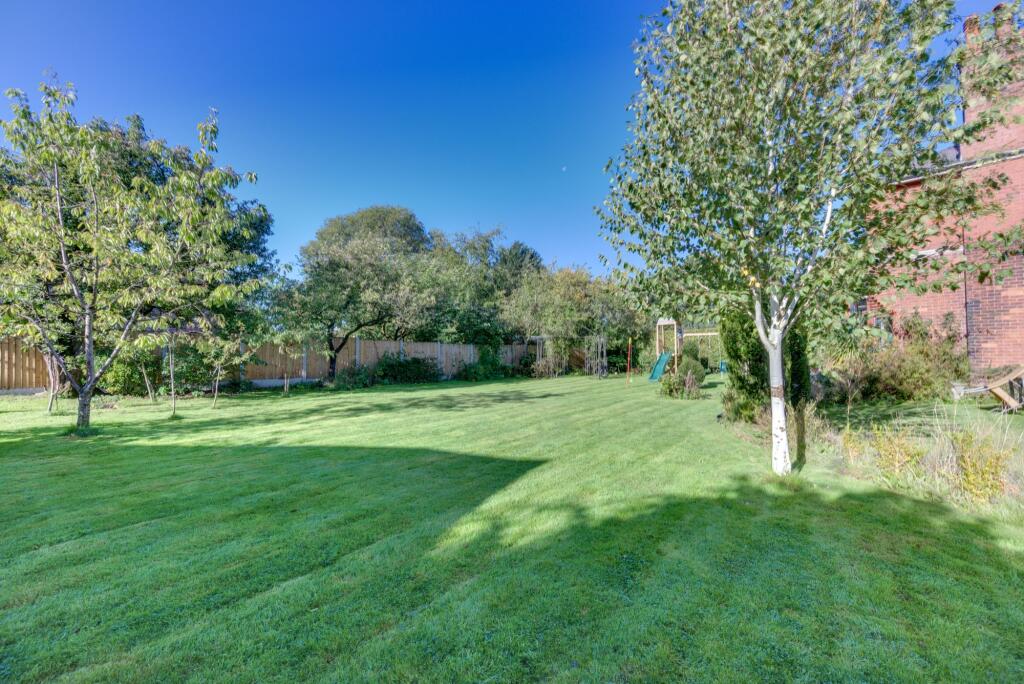 Grand period semi with beautiful detached two bedroom annexe on Giantswood Lane, Congleton. photo 4