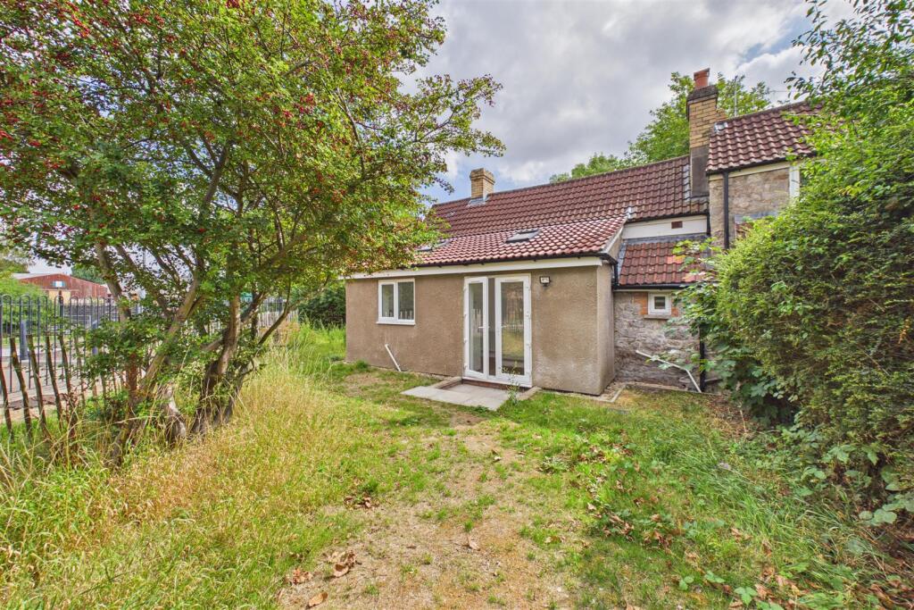 2 Bed Cottage | Langford photo 3