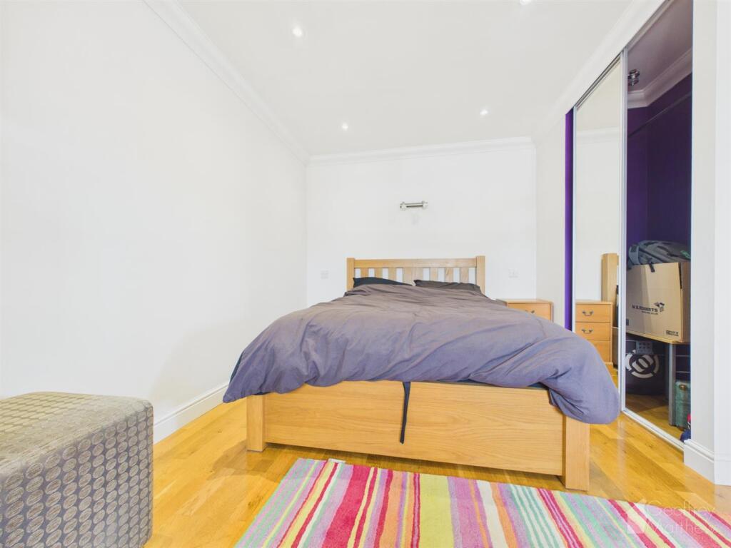 Apartment in Stevenage, Pin Green - More