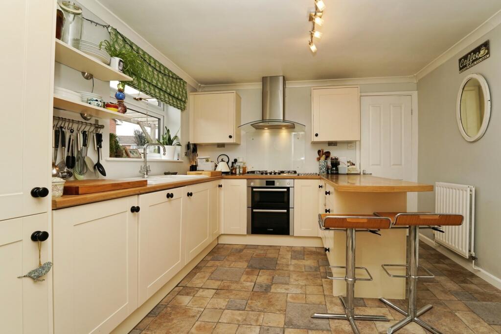 House in Worcester, Lyppard Grange, Warndon - View 2