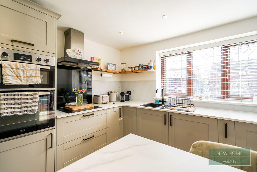 Park Road, Calverton, Nottingham, NG14 6LE - View 3