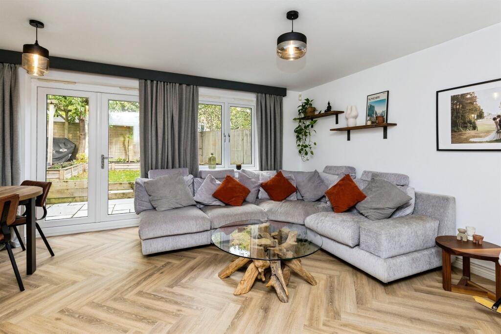 House in Burgess Hill, Wivelsfield - View 3
