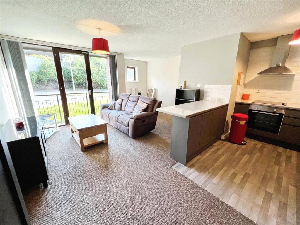 Deerbourne Close, Woolton, Liverpool, L25 photo 3