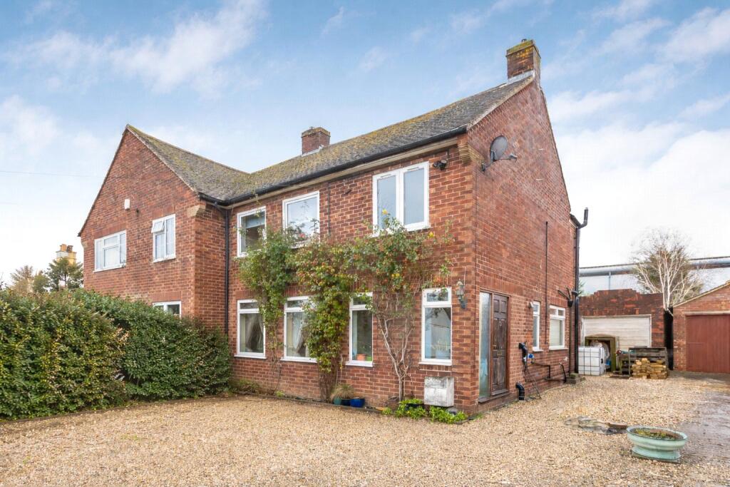 Main image of property: Oxford Road, Kidlington, OX5