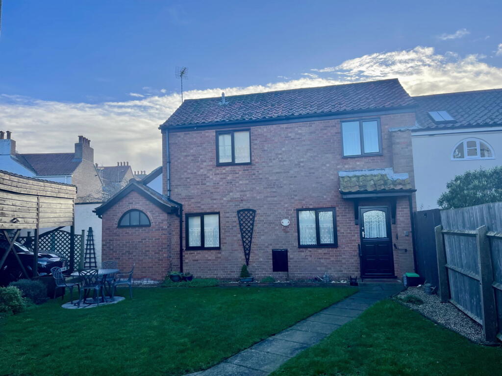 2-bed house on North Green, Southwold, £450,000
