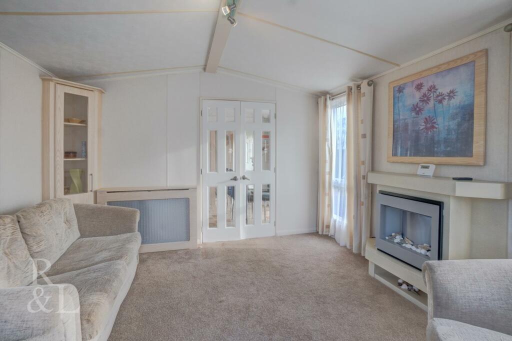 2-bed caravan on Swainswood Luxury Lodges, Park Road, Overseal, Swadlincote, £140,000