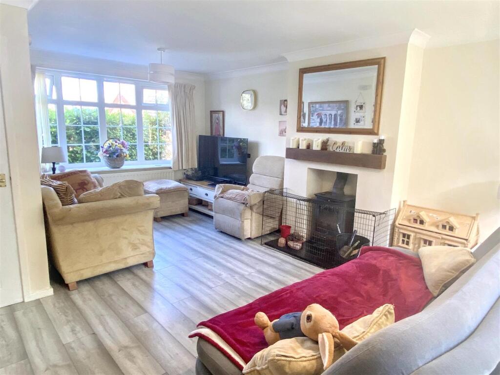 Moorlands Drive, Wybunbury, Nantwich photo 4