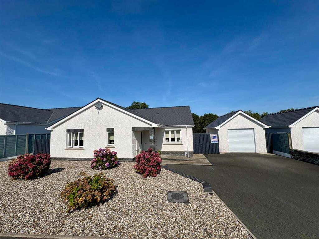 Main image of property: Heol Y Cwm, Cross Inn, Near New Quay