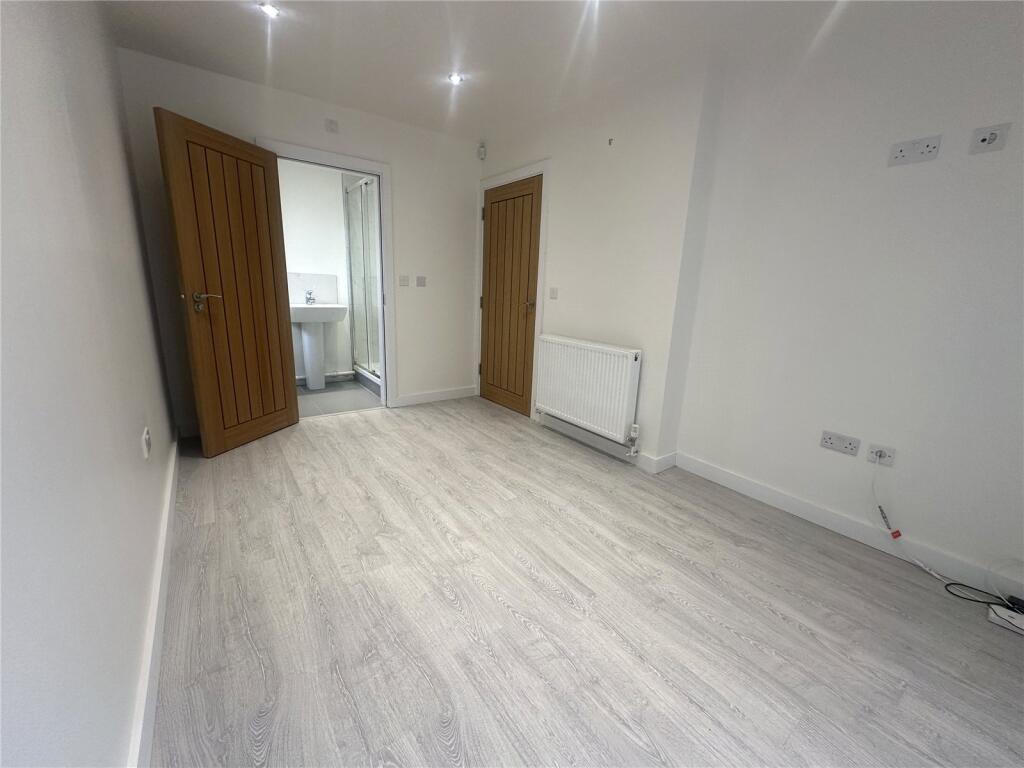 Dunstall Road, Dunstall, Wolverhampton, West Midlands, WV6 - View 3
