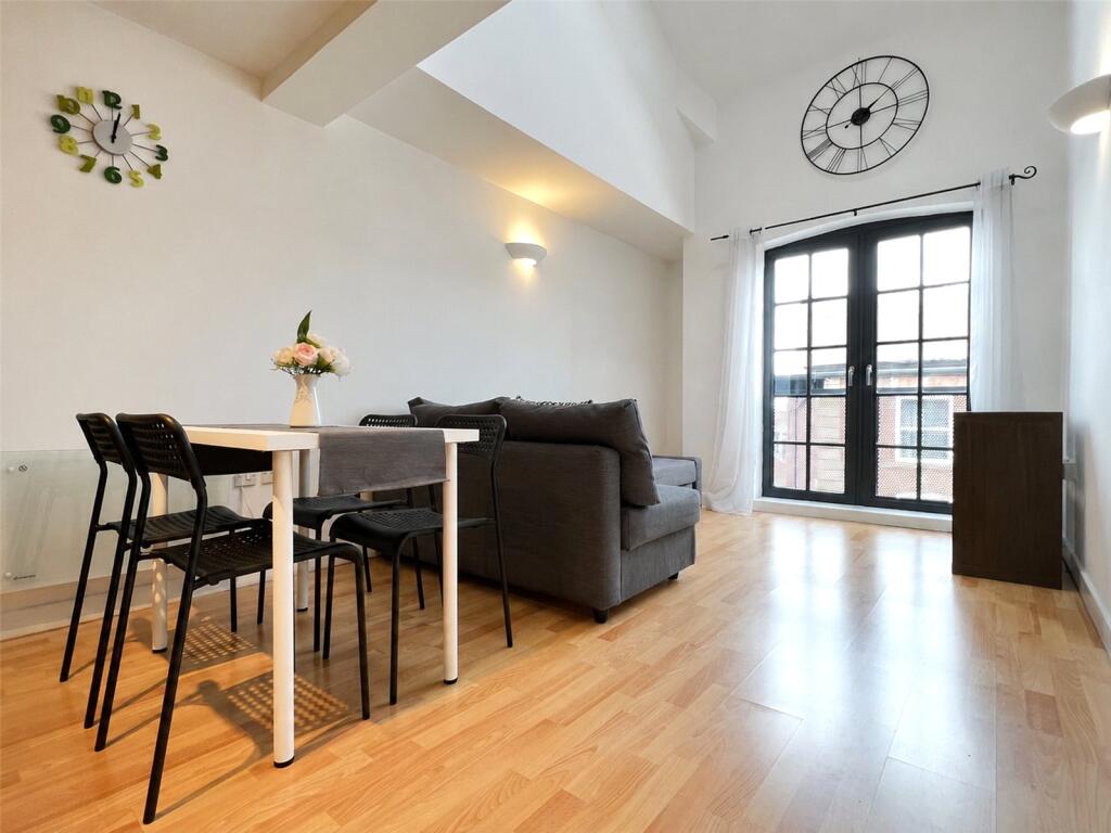 Apartment in Sheffield, South Yorkshire - View 5
