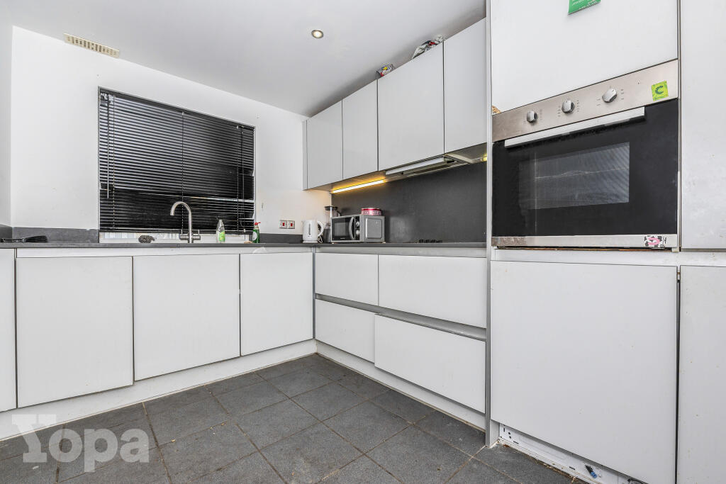 Robinson Way, Gravesend, DA11 photo 4