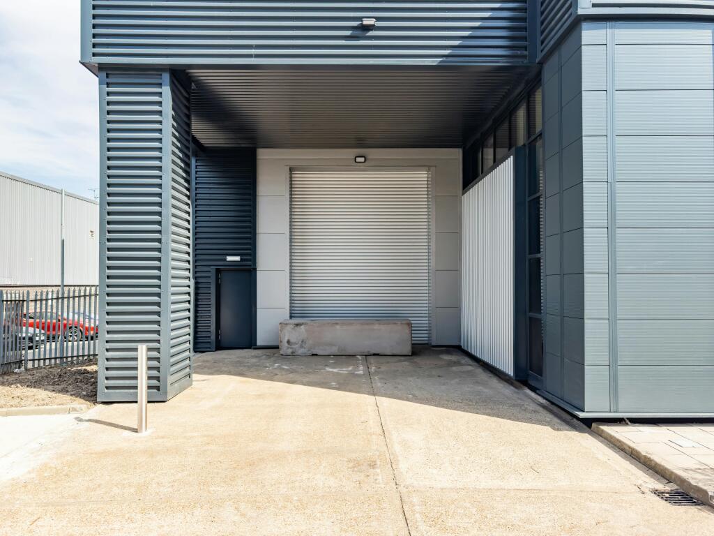 Units 2 and 3 Oxgate Centre43.jpg