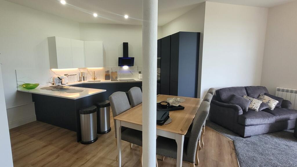Apartment in Leeds - View 2