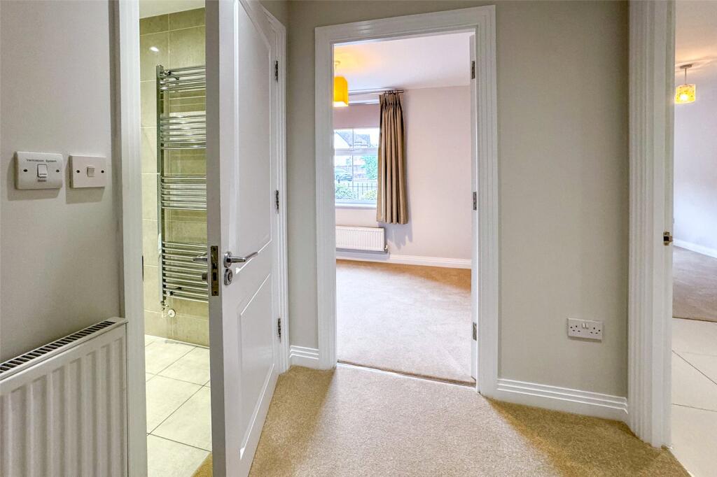 Apartment in Hemel Hempstead - View 5