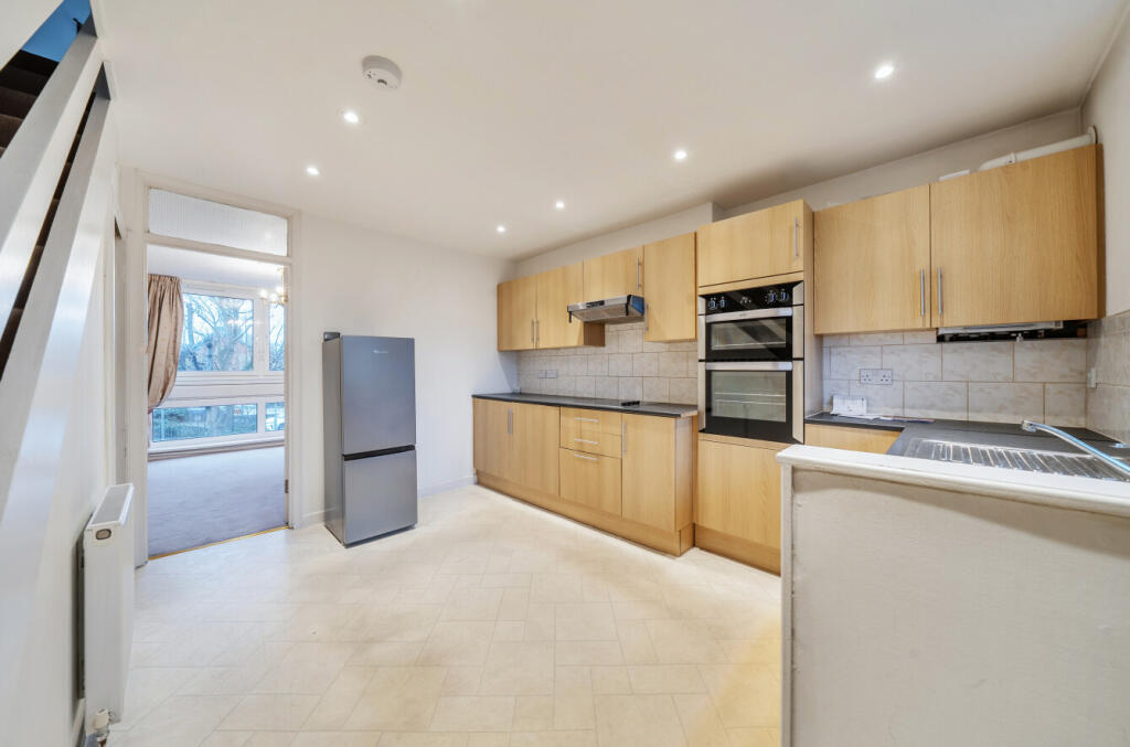 Apartment in London - View 5
