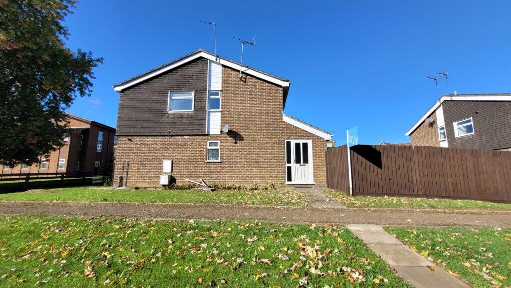 Main image of property: Bankside, Banbury, Oxon, OX16 9TD