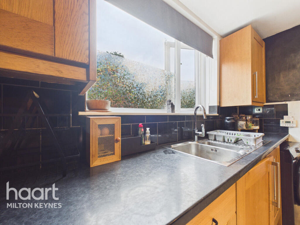 House in Milton Keynes, Pennyland, Great Linford - View 5