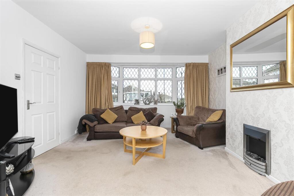 Lyndhurst Road, Keynsham photo 4