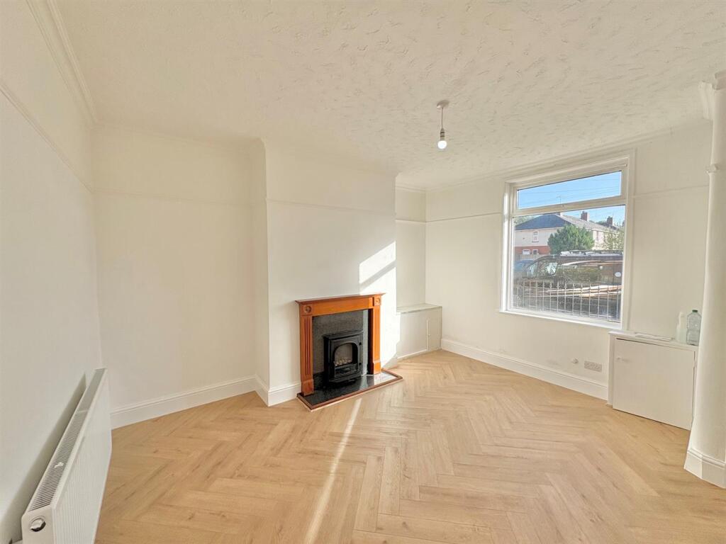 House in Leigh, Bedford - View 2