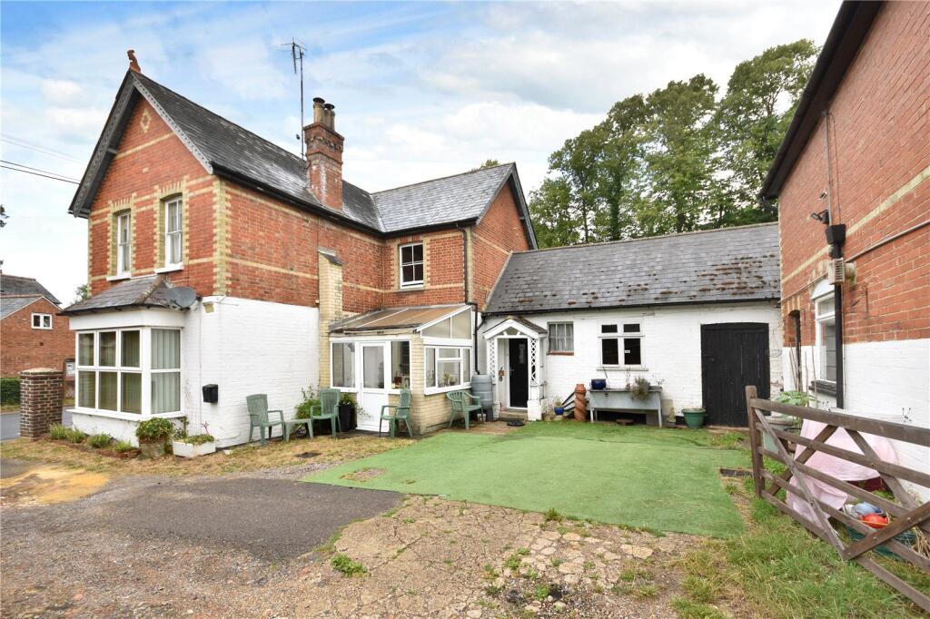 5-bed detached on Church Road, Horne, Horley, RH6, £600,000