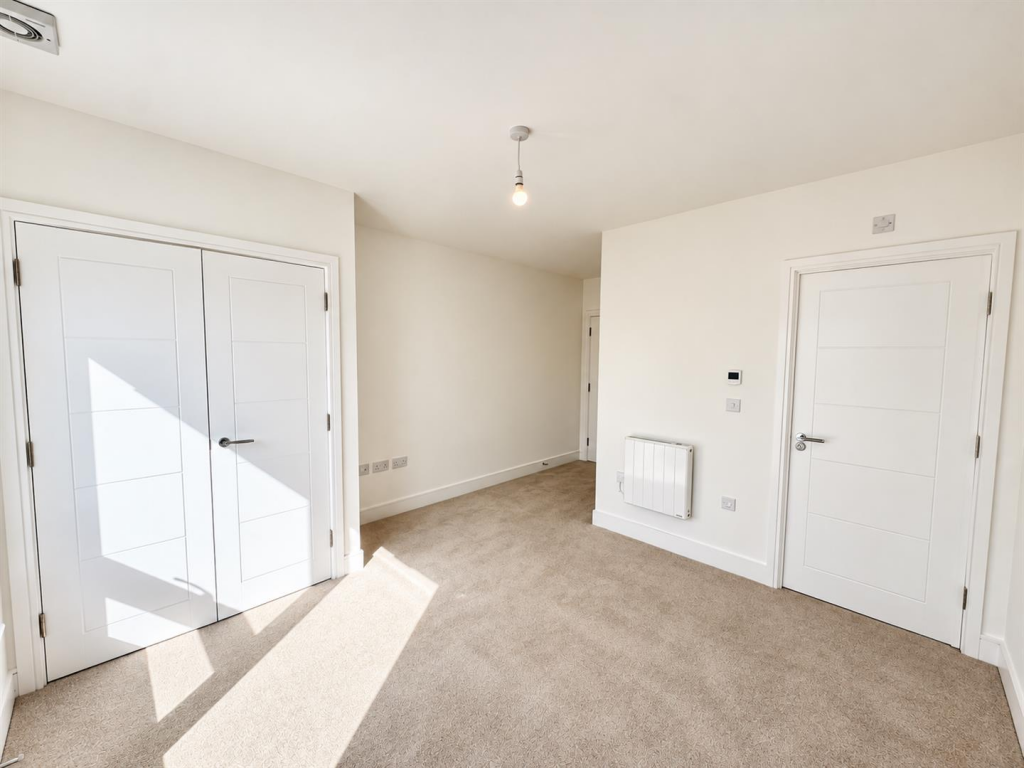 Apartment in Dartford - View 3