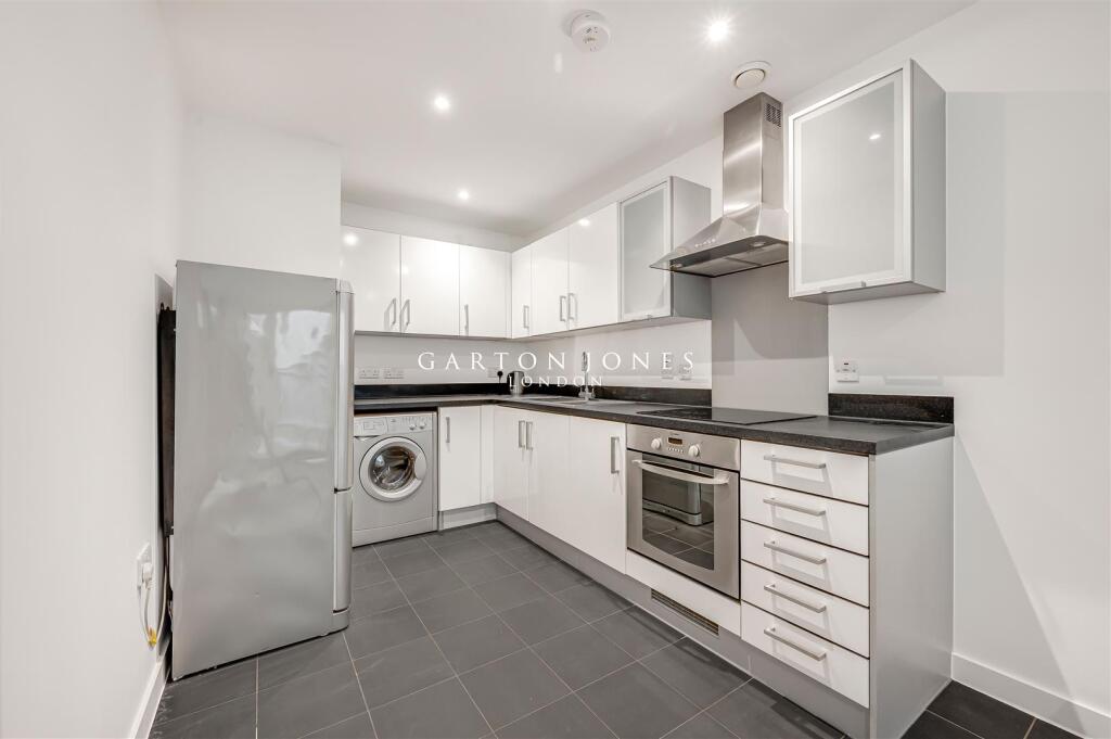Apartment in London - View 3